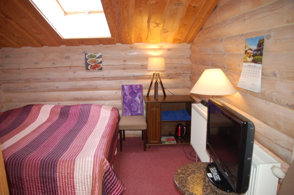 Double tuba nr 9, laia voodiga, teisel korrusel